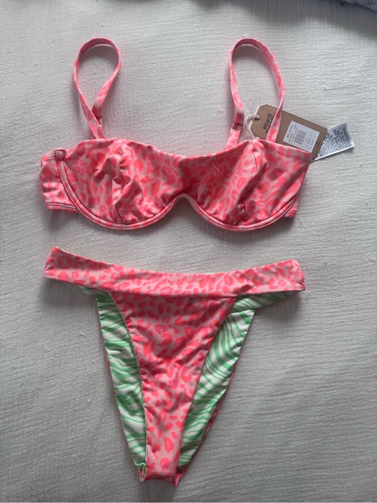 Billabong Other - Billabong Neon Pink Coral Print Bikini Set Large top Small bottom